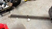 HUSQVARNA 18H HEDGETRIMMER (S/R) - 3