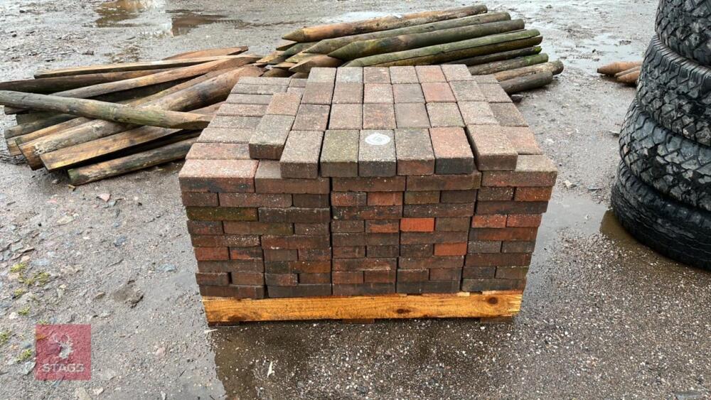 PALLET OF PAVING STONES