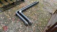 SET OF PALLET FORKS - 2