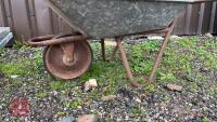 GALVANISED WHEELBARROW - 3