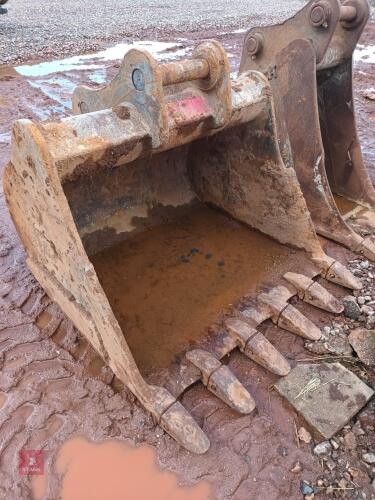 20T DIGGER BUCKET