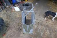 IAE GALVANISED DE-HORNING CRATE - 6