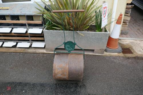 GARDEN ROLLER