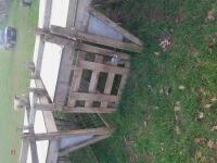 SHEEP HAYRACK/ WALKTHROUGH FEEDER & GATE