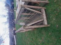 SHEEP HAYRACK/ WALK THROUGH FEEDER