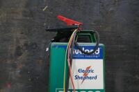 RUTLAND ELECTRIC 'SHEPHERD' FENCING UNIT - 3