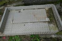 CHEQUER PLATE PICK UP TOOLBOX - 4