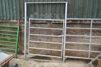 GATED 10' GALVANISED CATTLE HURDLE - 6