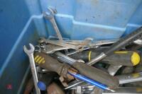 BOX OF WORKSHOP TOOLS (33) - 6