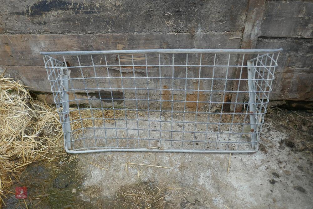 4'10'' GALVANISED WALL MOUNTED HAY RACK