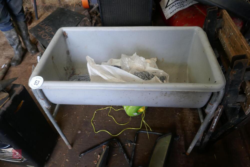 DAIRY WASH BASIN+ GUTTER CLIPS (53)