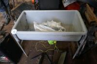 DAIRY WASH BASIN+ GUTTER CLIPS (53)