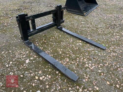 SET OF PALLET FORKS- EURO 8 BRAKCETS NEW