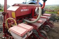 BECKER AEROMAT T 6 ROW MAIZE DRILL - 8