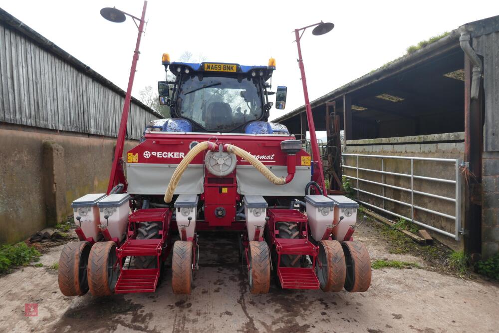 BECKER AEROMAT 6 ROW MAIZE DRILL