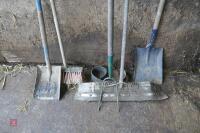 SCRAPER, FORK, SHOVELS, BRUSH(87) - 2