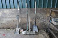 SCRAPER, FORK, SHOVELS, BRUSH(87) - 6