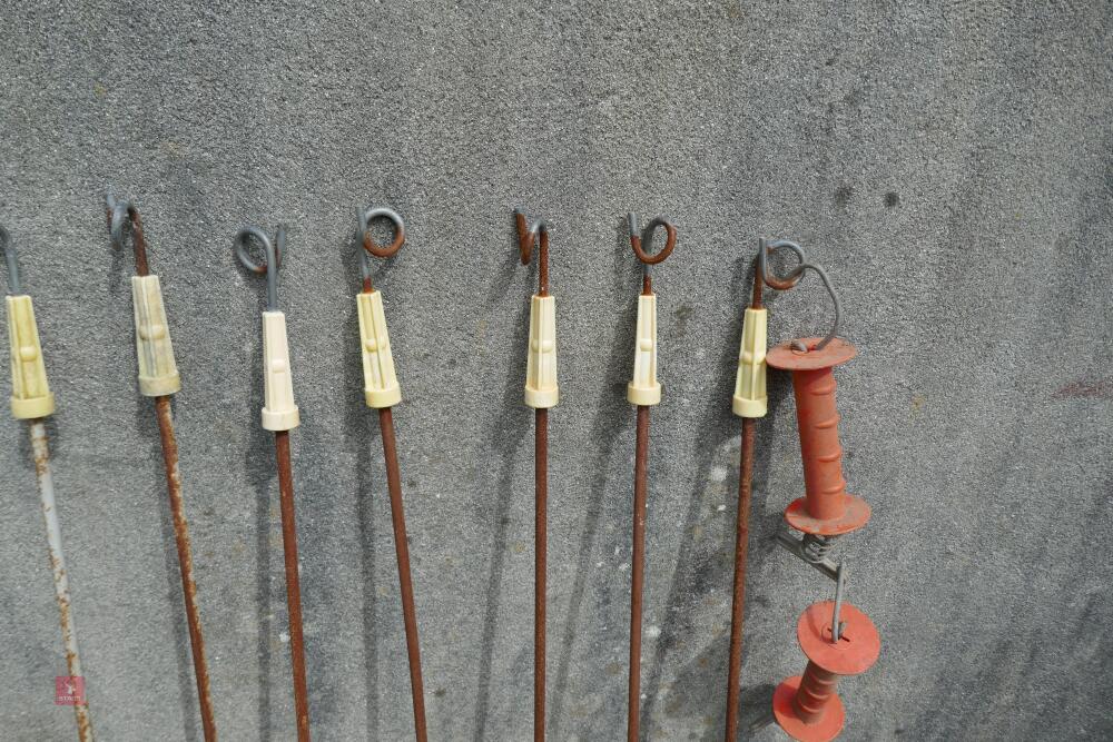 12 PIGTAIL METAL ELECTRIC FENCE STAKES