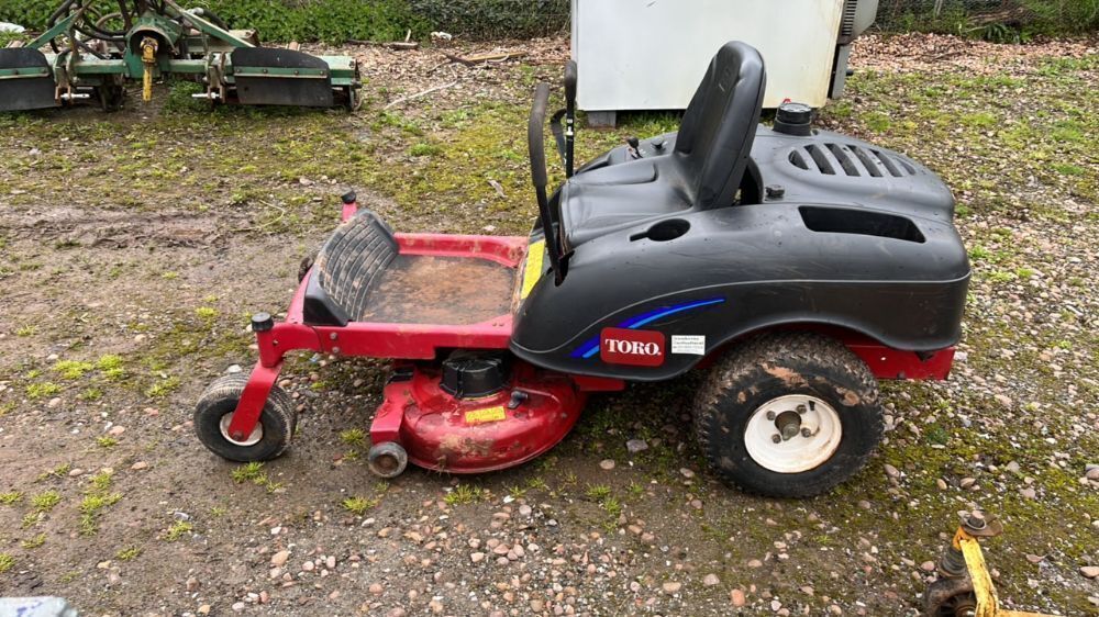 TORO TIMECUTTER ZERO TURN LAWNMOWER