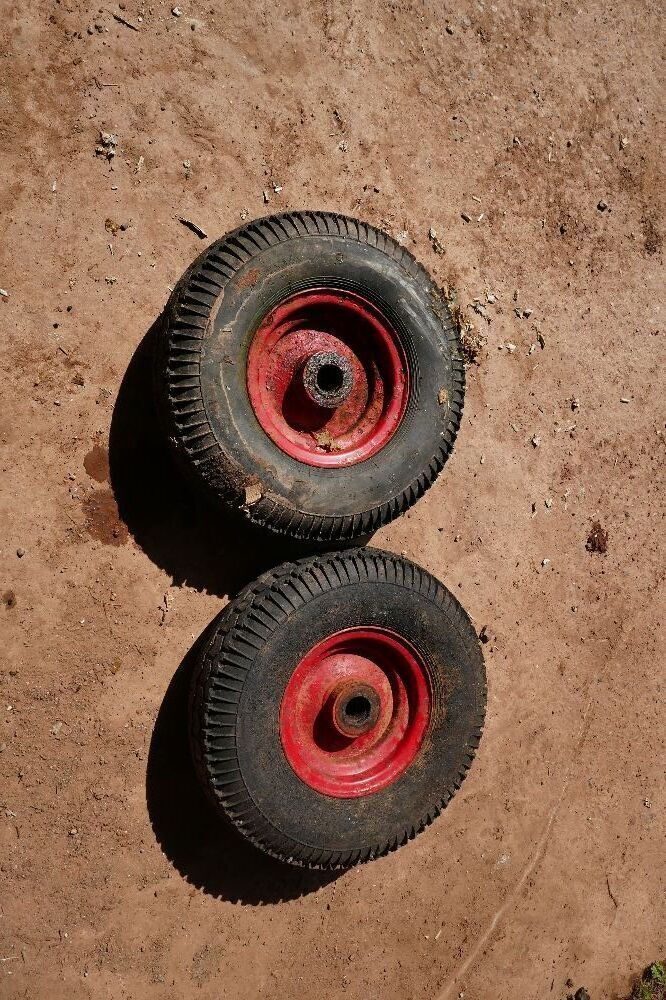 2 IMPLEMENT WHEELS + TYRES