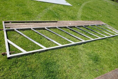 14'7" GALVANISED CATTLE FEED BARRIER