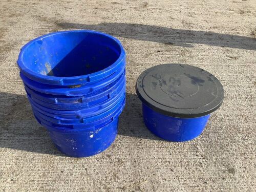 10 X EQUINE FEEDERS (BLUE)