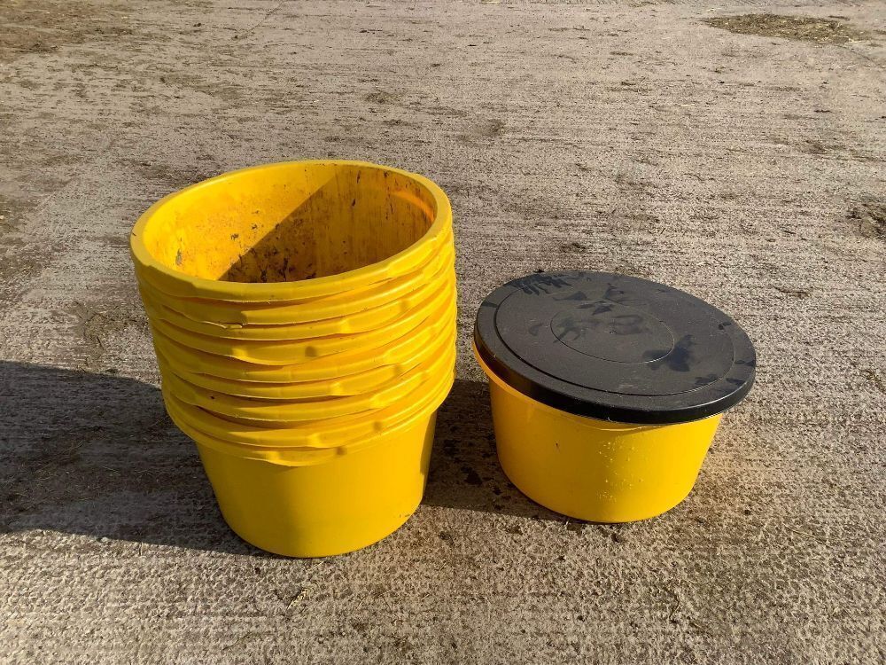 10 X EQUINE FEEDERS (YELLOW)