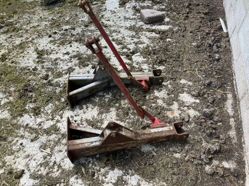 MASSEY FERGUSON LOADER BRACKETS