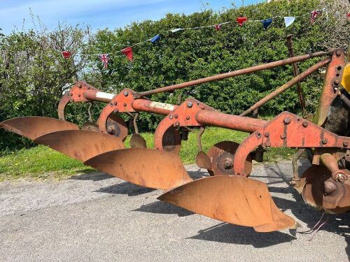 KVERNELAND 4F CONVENTIONAL PLOUGH