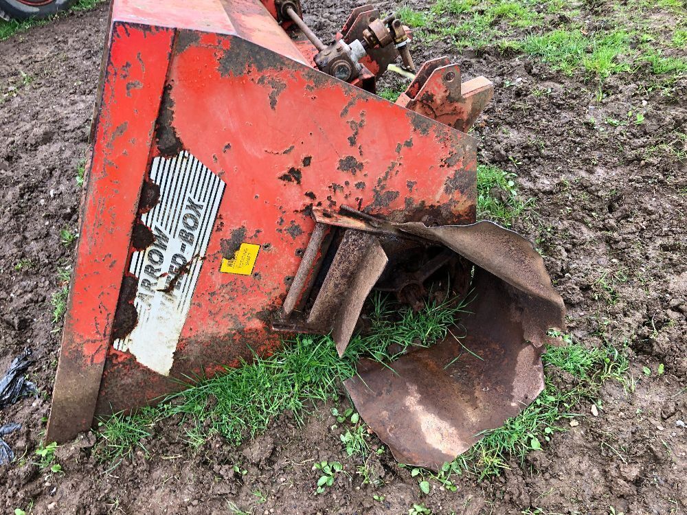 ROOF FEEDER BUCKET