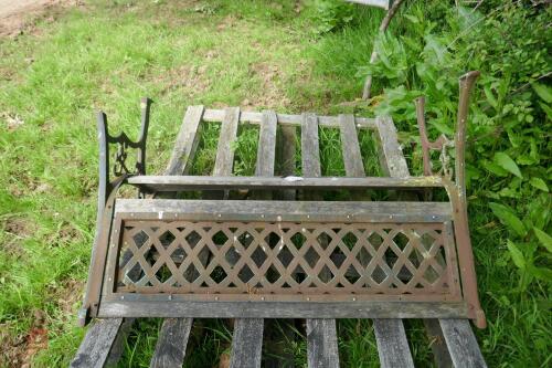 GARDEN BENCH