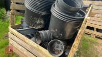 CRATE OF ASSORTED BLACK PLANT POTS - 2