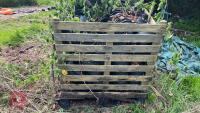 2 CRATES OF ASSORTED BLACK PLANT POTS - 8