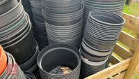 CRATE OF ASSORTED BLACK PLANT POTS - 5