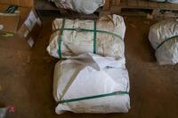 3 BALES OF 100 15L PLASTIC TREE BAGS - 2