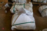 3 BALES OF 100 15L PLASTIC TREE BAGS - 5