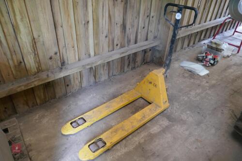 SET OF PALLET TRUCKS