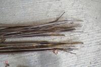 APPROX 21 METAL PIG TAIL NETTING STAKES - 4