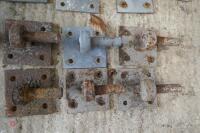 16 GATE HANGING SQUARE WALL BRACKETS - 6