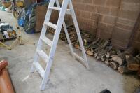 WOODEN STEPLADDER - 4