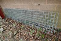 5 SHEETS OF 10' X 2' WIRE MESH - 8