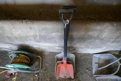 3 PLASTIC SHOVELS