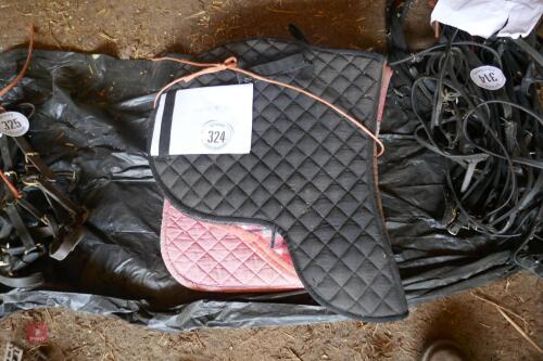 4 SADDLE PADS