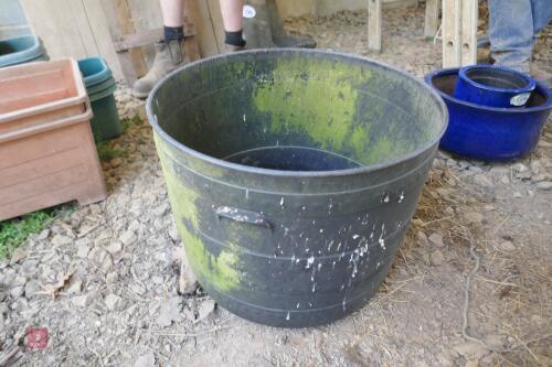 LARGE PLASTIC PLANT TUB