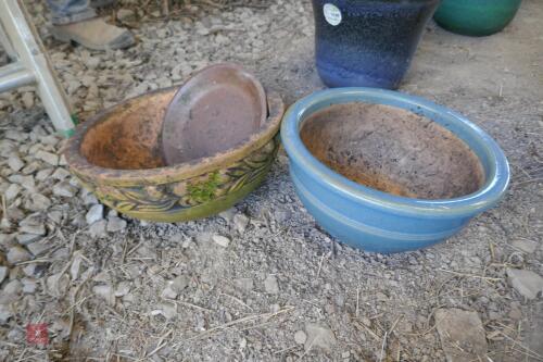 2 X PLANT POTS AND 1 X TRAY (CLAY)