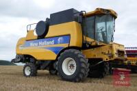 2010 NEW HOLLAND CSX7060 COMBINE C/W HEADER - 5