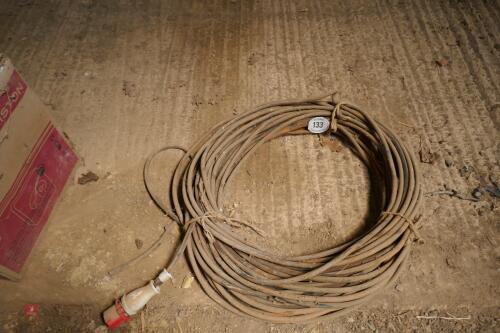 APPROX 180' OF 110V ELECTRICAL CABLE