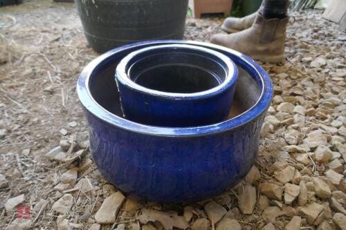 2 X BLUE PLANT POTS (CLAY)