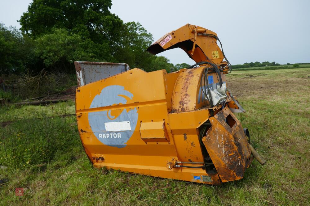 2004 LUCASG RAPTOR MOUNTED BALE SPREADER