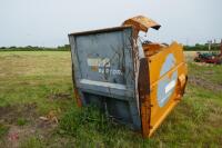 2004 LUCASG RAPTOR MOUNTED BALE SPREADER - 11